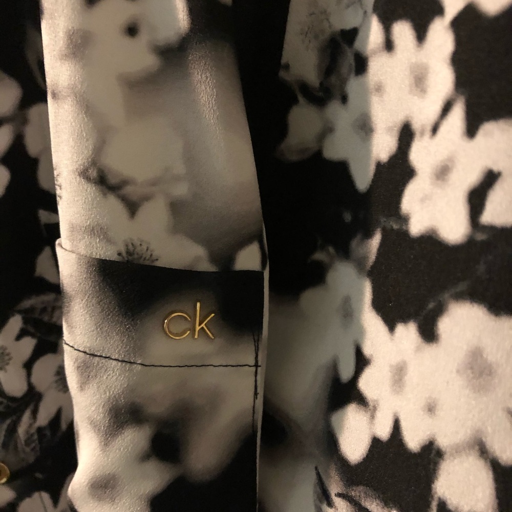 Blouse - Picture 2 of 3